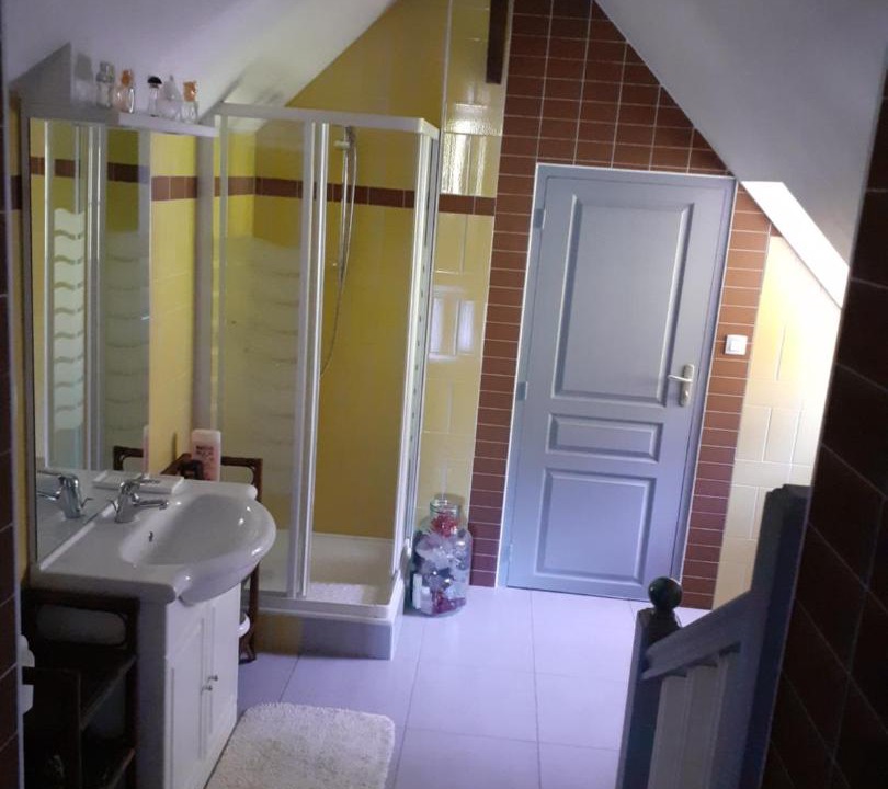 Photo of Bathroom in Saint-Ouen-des-Alleux