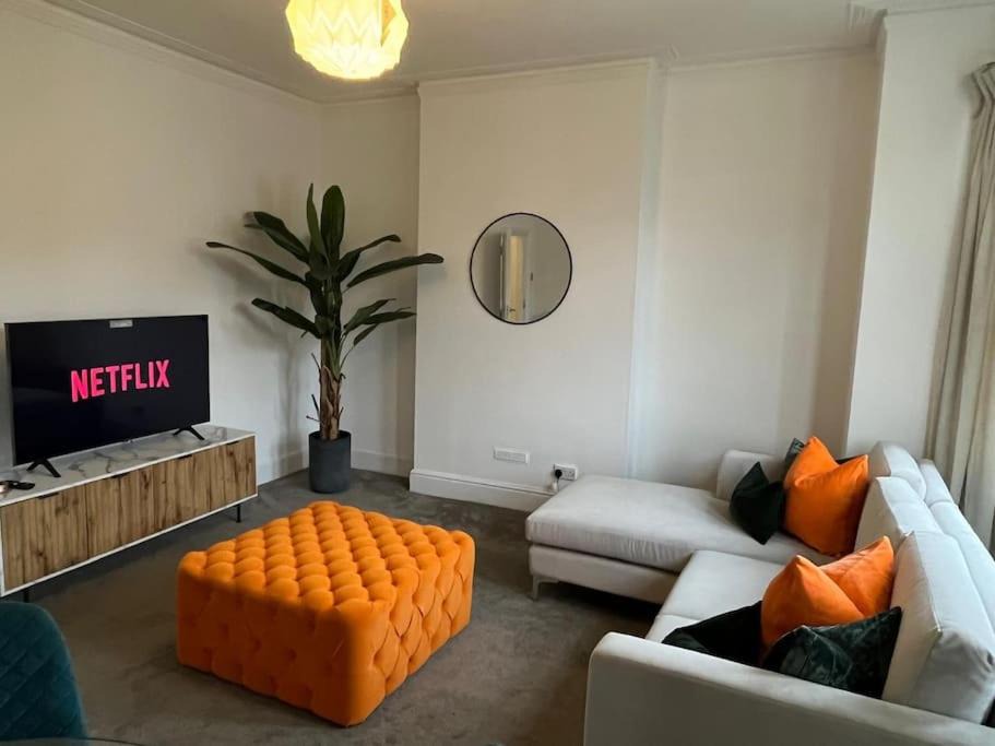 Photo of Livingroom in Thurlow Park