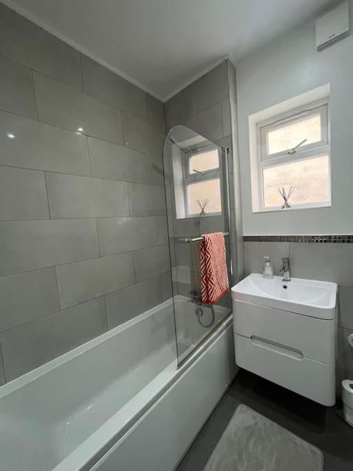 Photo of Bathroom in Thurlow Park