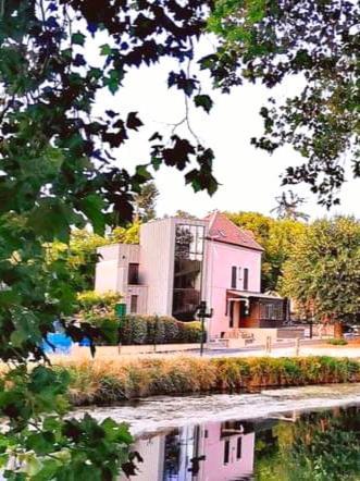 Photo of Others in Nemours