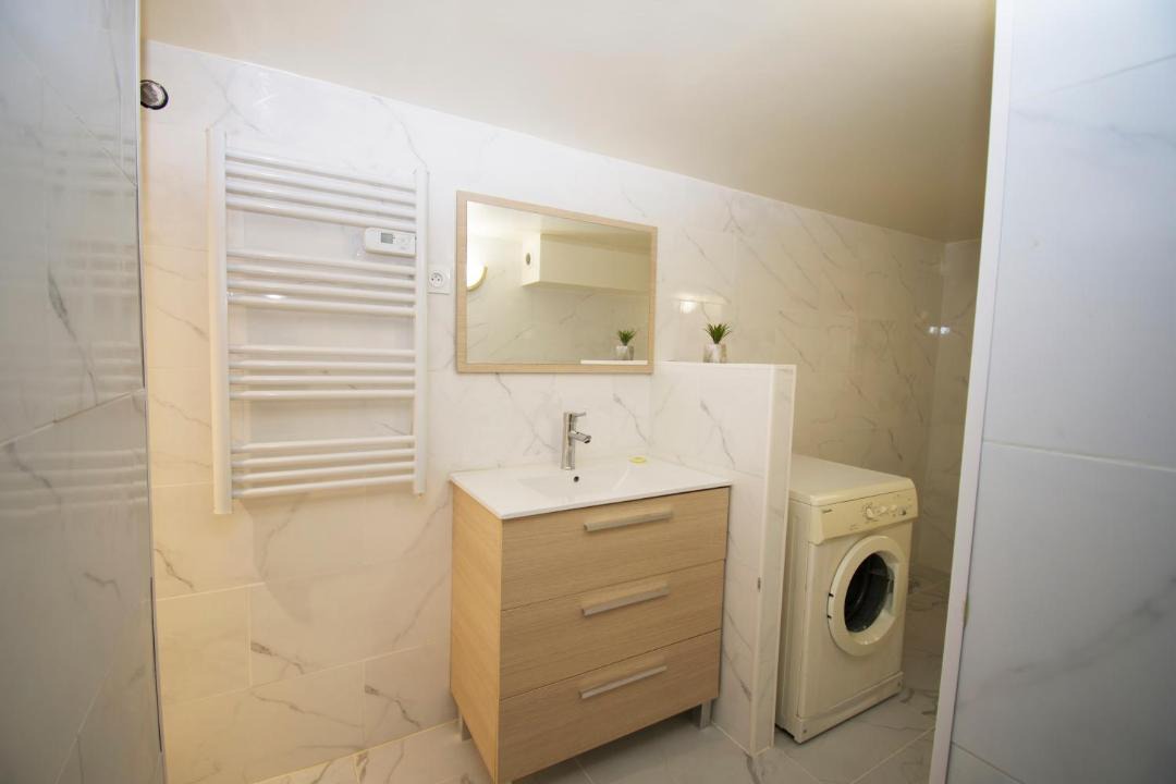 Photo of Bathroom in La Valette-du-Var