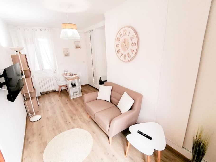 Photo of Others in Sens