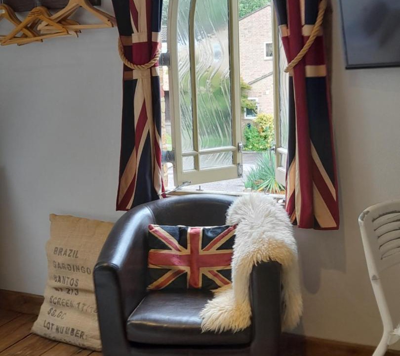 Photo of Livingroom in Thames Ditton