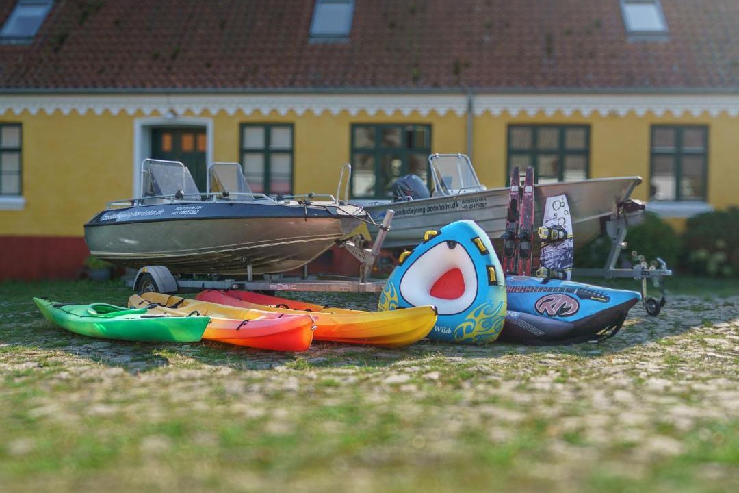 Photo of Others in Boderne