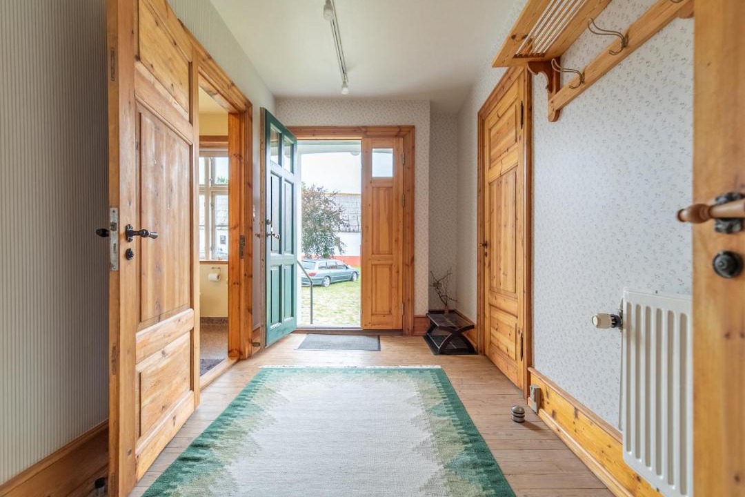 Photo of Others in Boderne