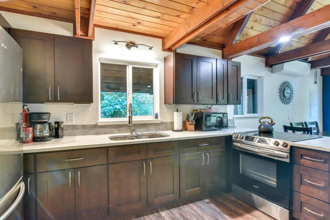 Photo of Kitchen in Mount St. Helens