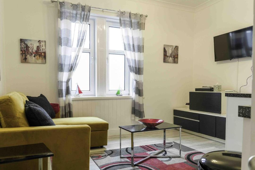 Photo of Livingroom in Newton