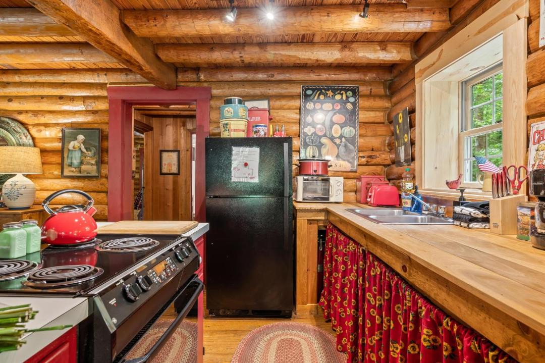 Photo of Kitchen in Gnaw Bone