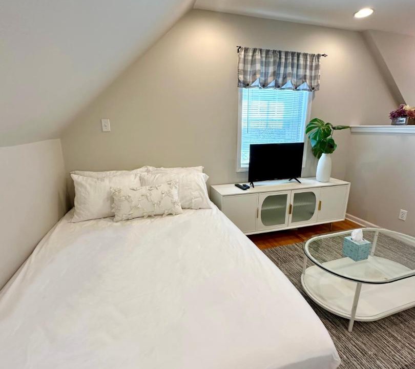 Photo of Bedroom in Trumbull