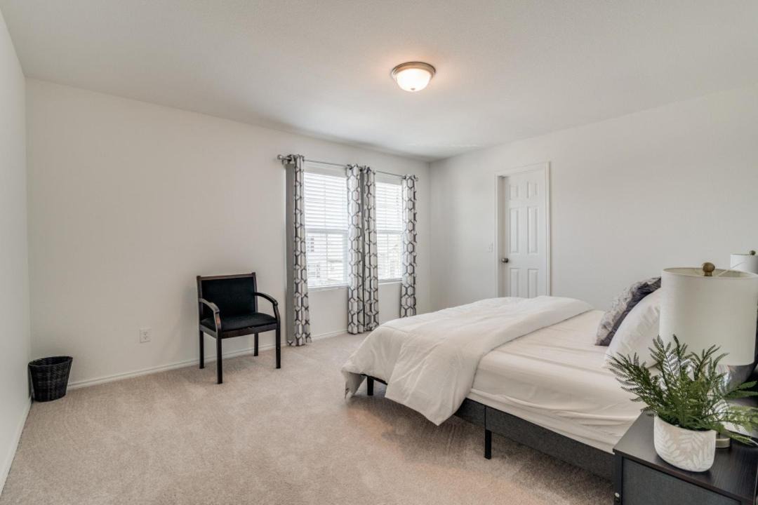Photo of Bedroom in Royse City