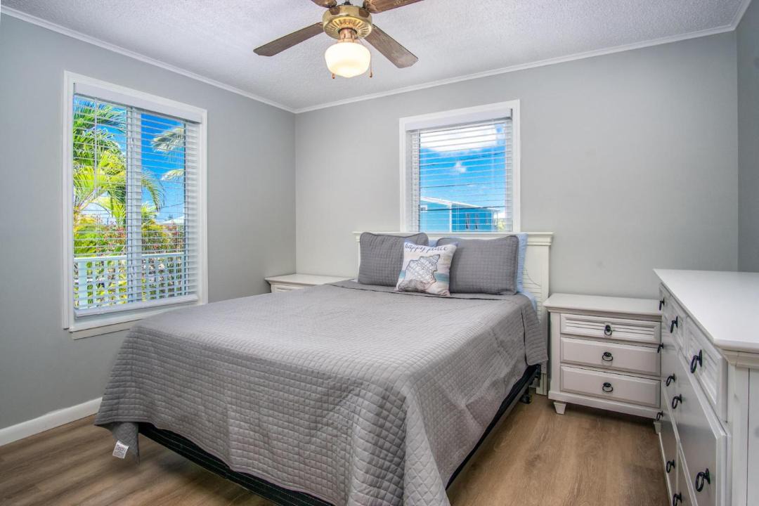 Photo of Bedroom in Breezeswept Beach Estates