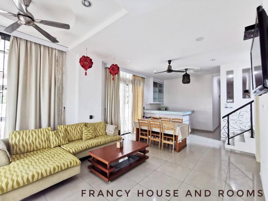 Photo of Others in Taman Pakatan