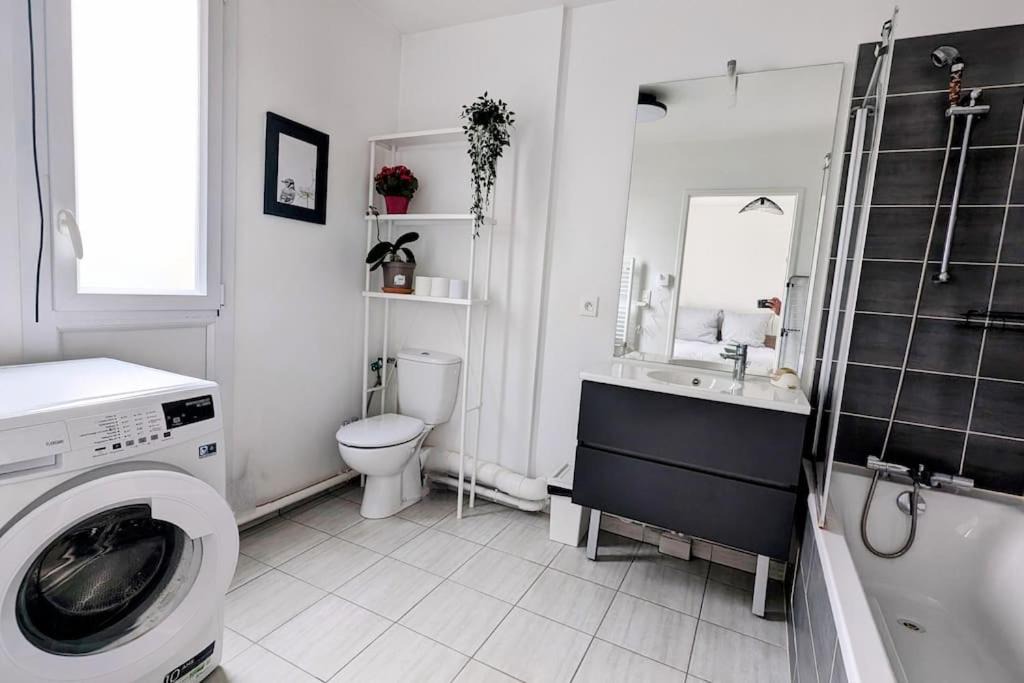 Photo of Bathroom in Bezons