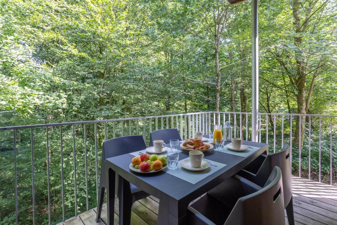 Photo of Patio Balcony in Eppe-Sauvage