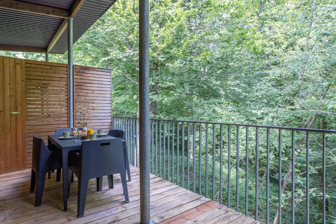 Photo of Patio Balcony in Eppe-Sauvage