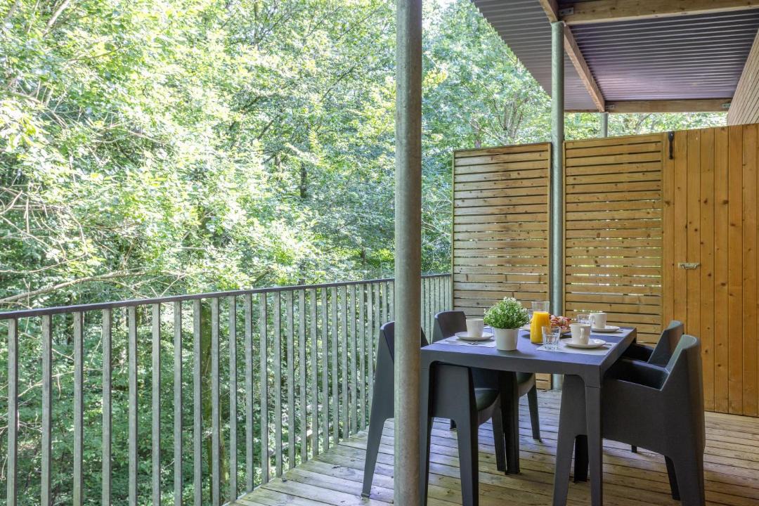 Photo of Patio Balcony in Eppe-Sauvage