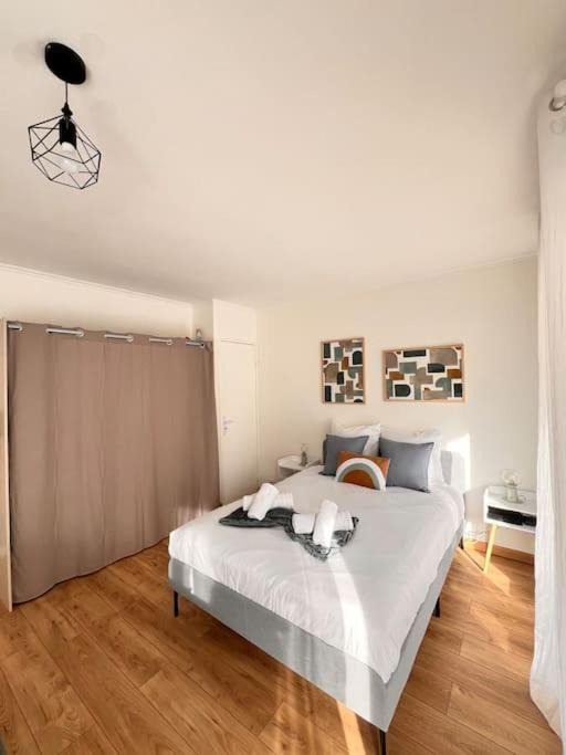 Photo of Bedroom in Rosny-sous-Bois