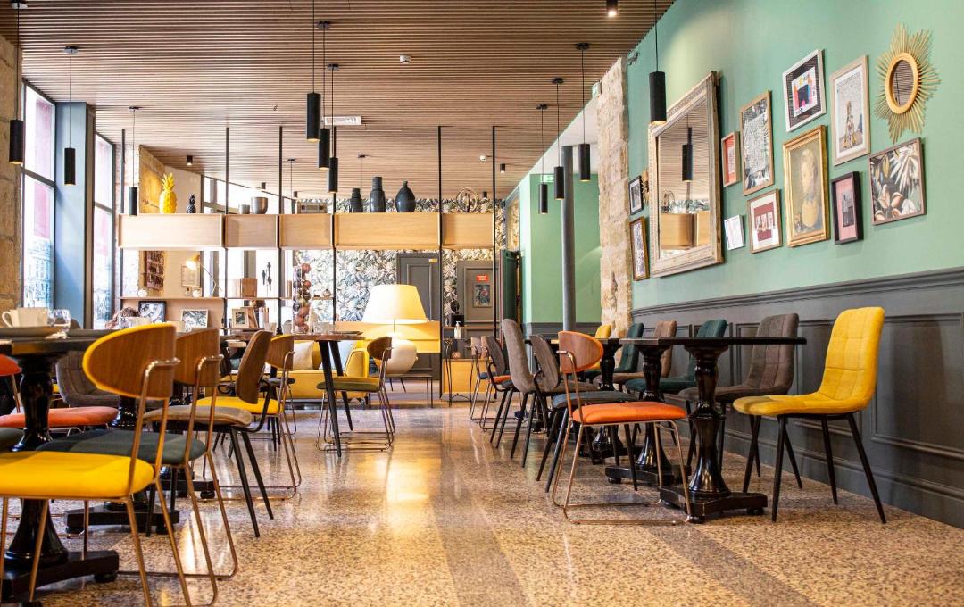 Photo of Others in Comedie