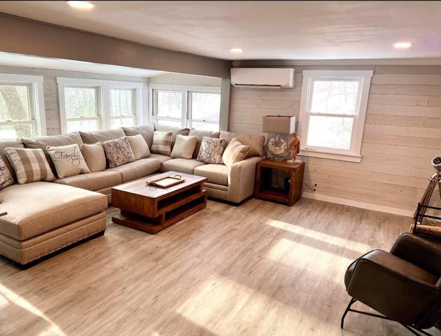 Photo of Livingroom in Holden