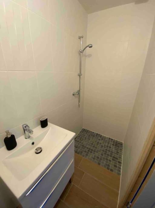 Photo of Bathroom in Lion-sur-Mer