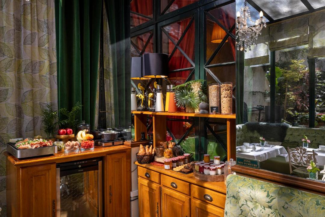 Photo of Others in Saint-Germain-des-Pres