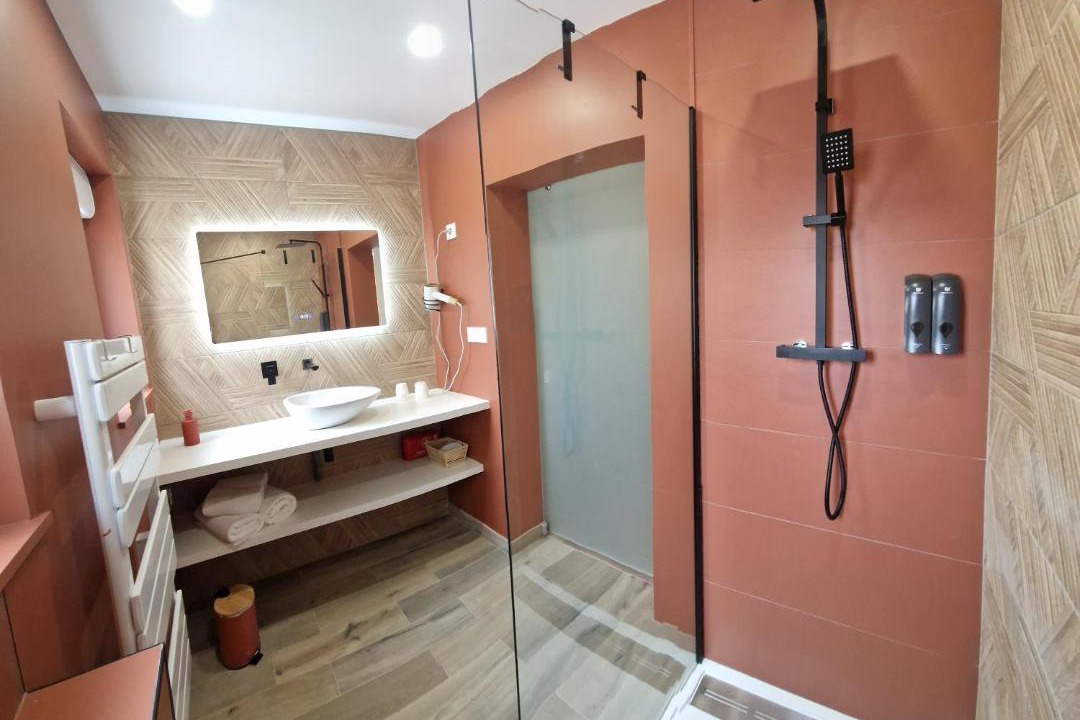 Photo of Bathroom in Calais Frethun