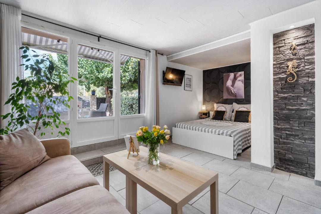 Photo of Others in Cuers