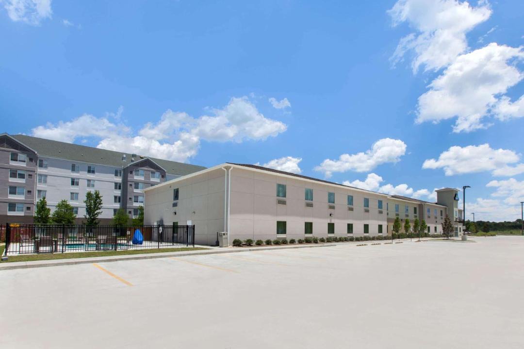 Photo of Buildings in Scotlandville