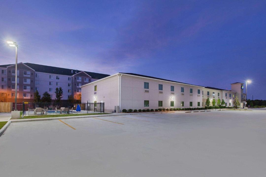 Photo of Buildings in Scotlandville