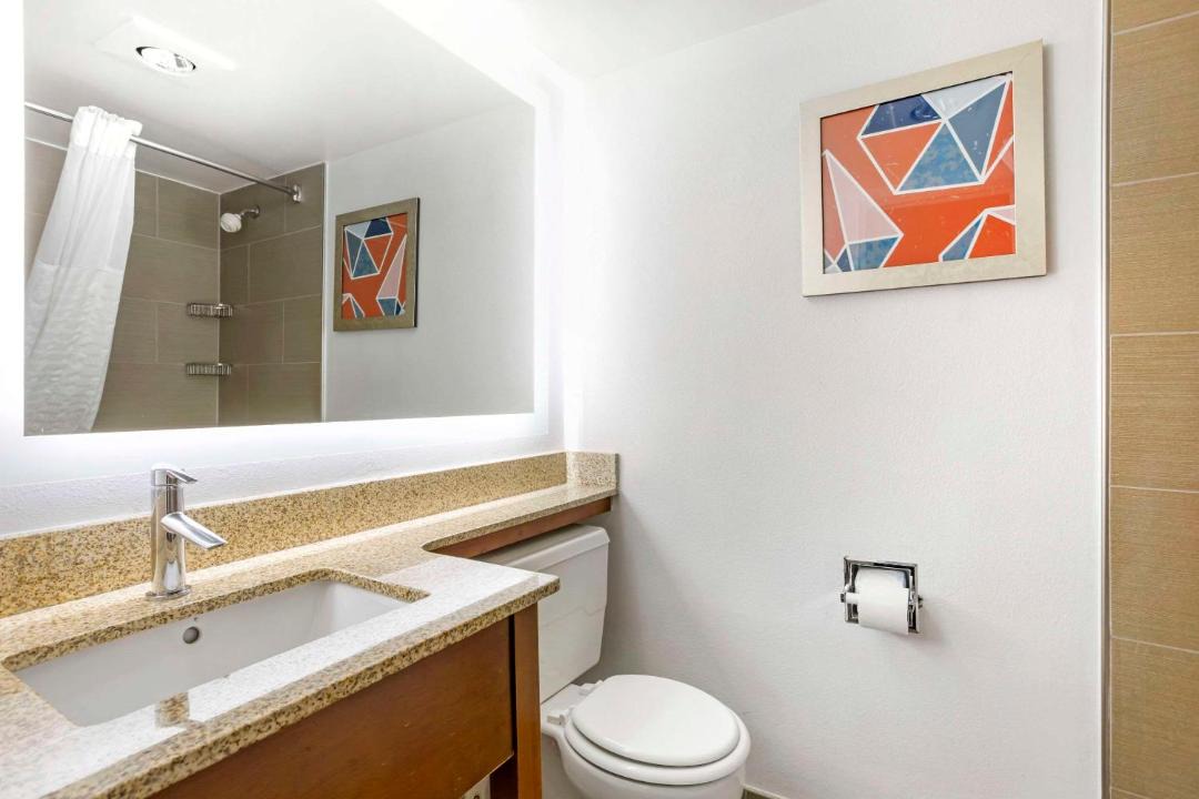 Photo of Bathroom in Edgewater