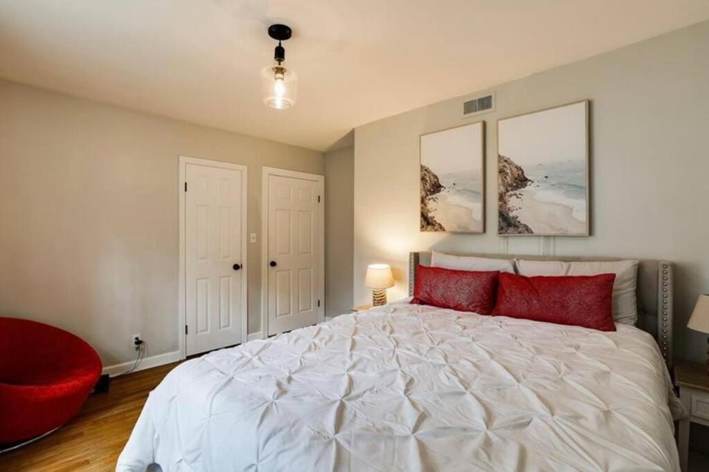 Photo of Bedroom in North Decatur