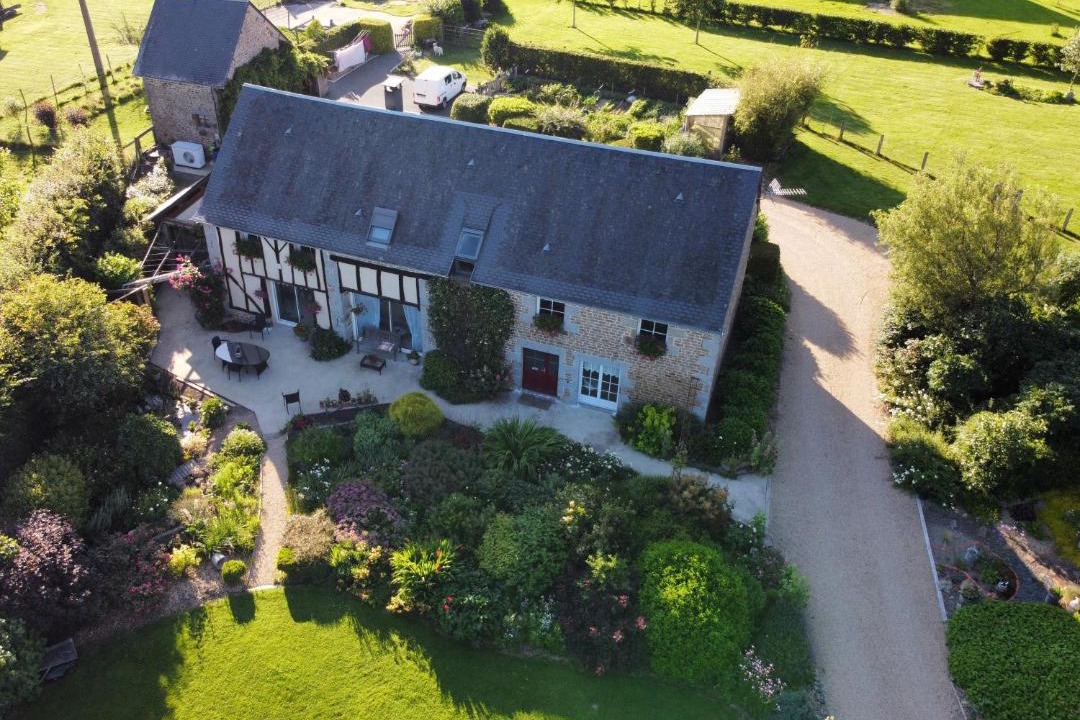 Photo of Others in Landisacq