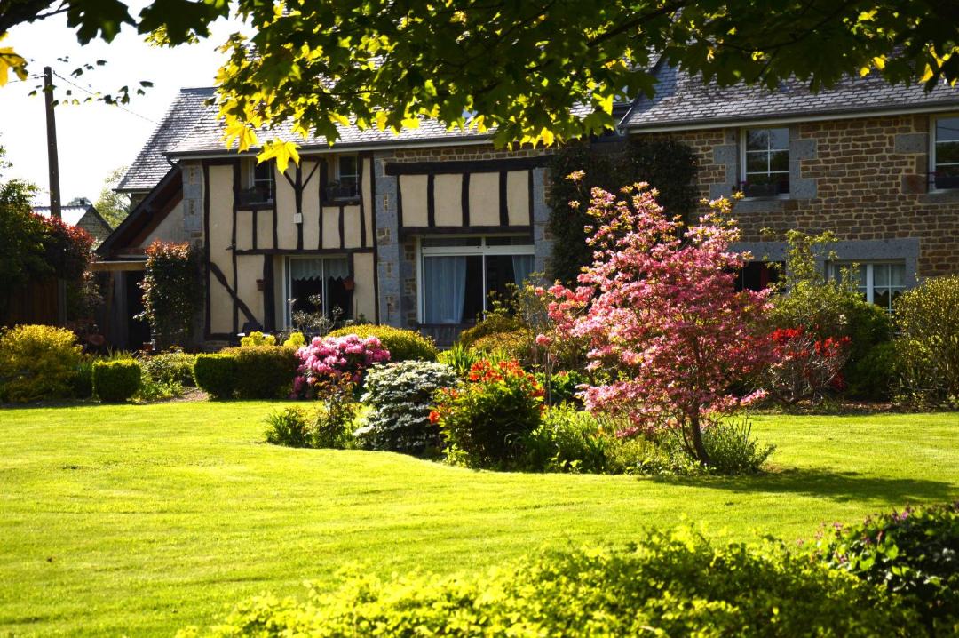 Photo of Others in Landisacq