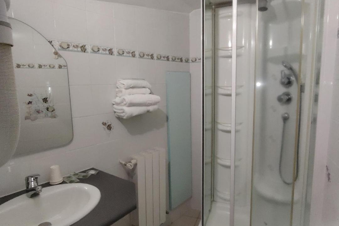 Photo of Bathroom in La Souterraine