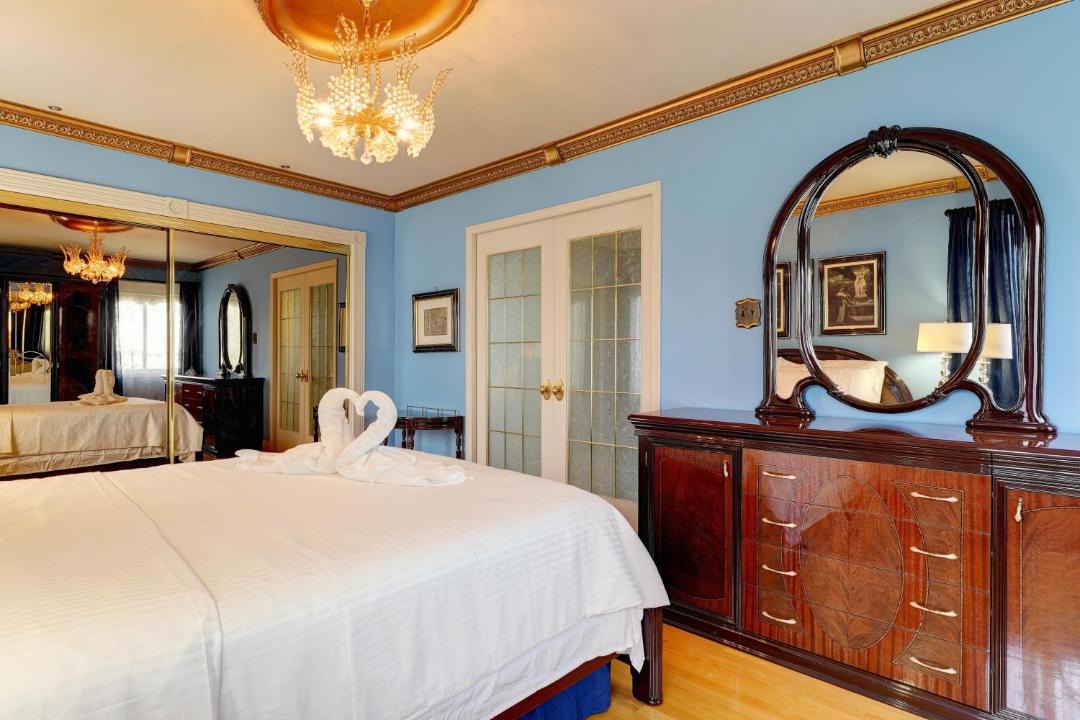 Photo of Bedroom in Laval-des-Rapides