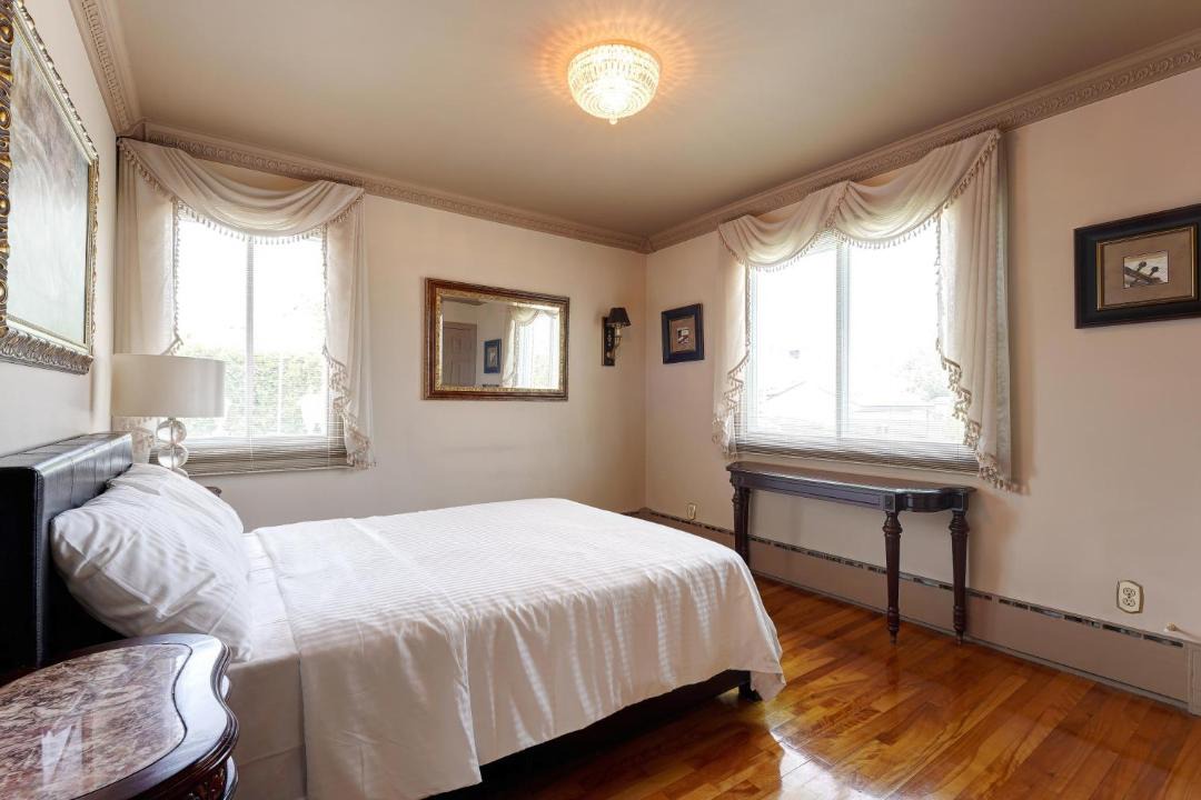Photo of Bedroom in Laval-des-Rapides