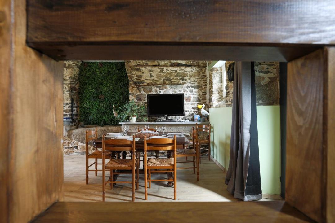 Photo of Others in Allineuc