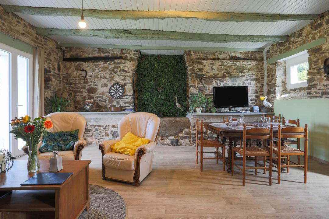 Photo of Others in Allineuc