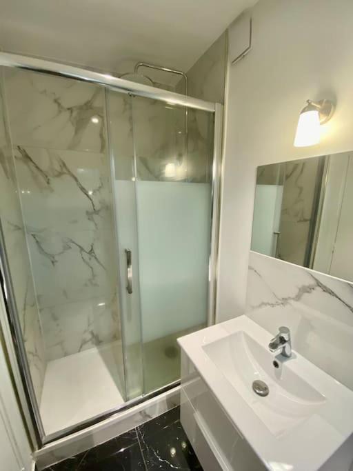 Photo of Bathroom in Creil