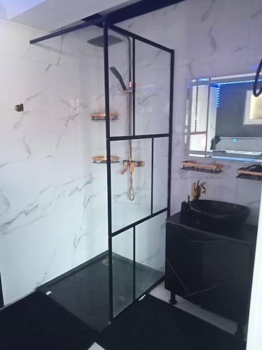 Photo of Bathroom in Saint-Etienne-de-Saint-Geoirs