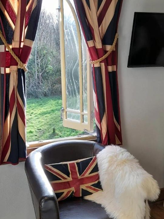 Photo of Livingroom in Thames Ditton