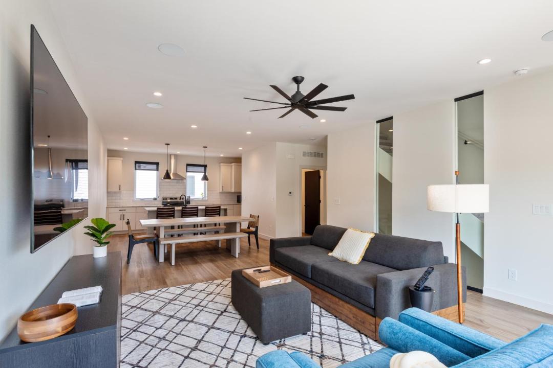 Photo of Livingroom in Iowa City
