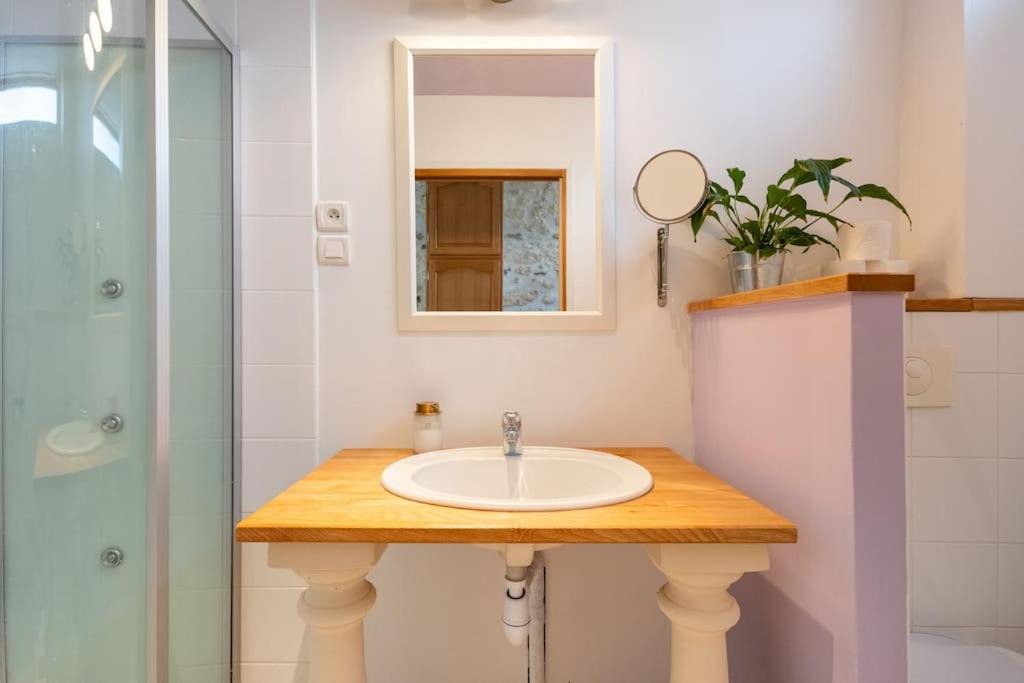 Photo of Bathroom in Moisson