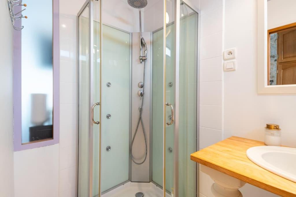 Photo of Bathroom in Moisson