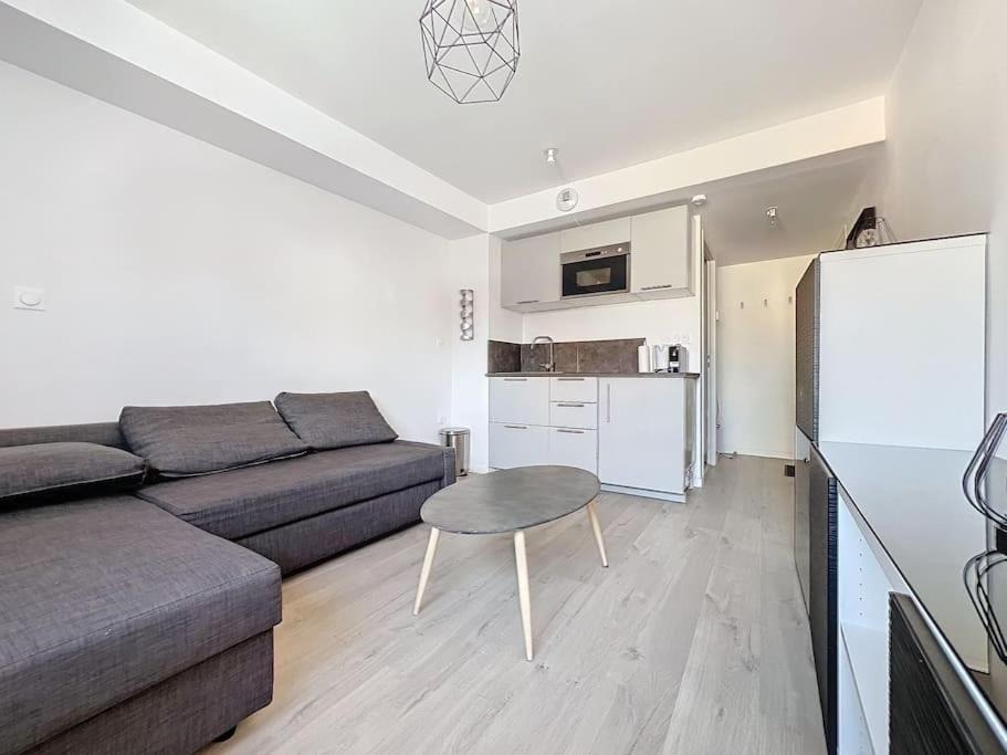 Photo of Others in Oullins