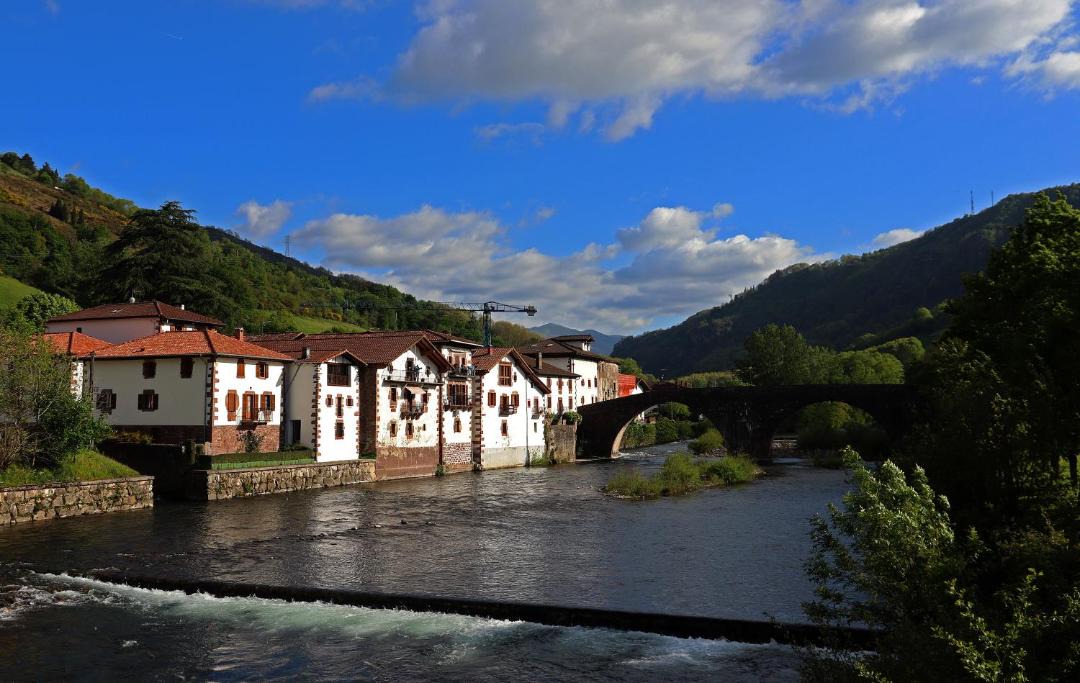 Photo of Buildings in Sumbilla