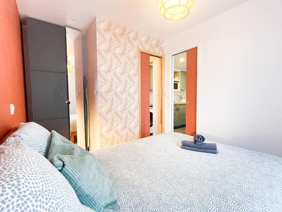 Photo of Bedroom in Saint-Pierre