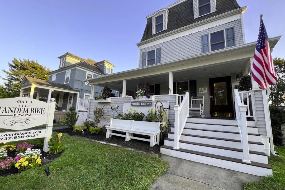 Photo of Others in Wall