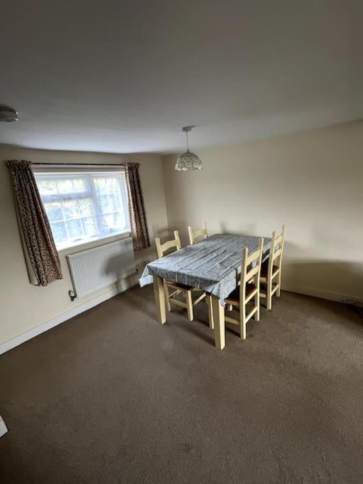 Photo of Others in Bretford