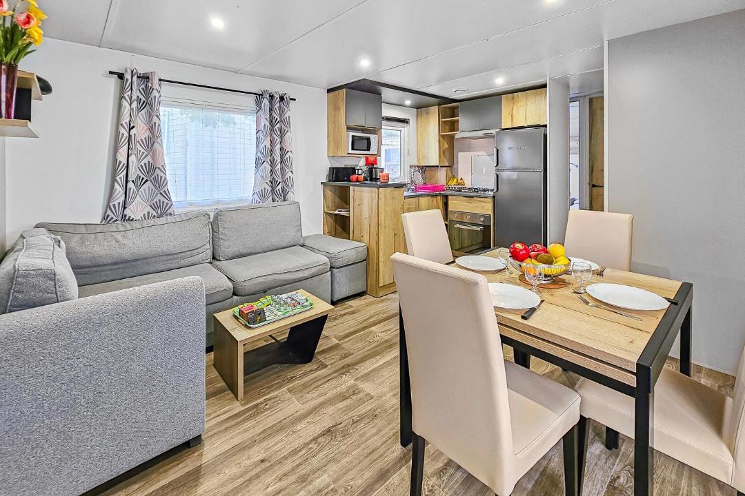 Photo of Others in Litteau